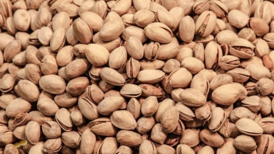 Optical Illusion Eye Test: Can you find a Peanut mixed with these Pistachios?
